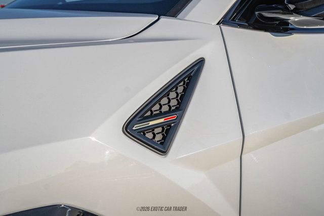 Used 2025 Lamborghini Urus SE AWD/4WD image 55