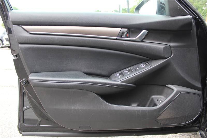 Used 2018 Honda Accord LX image 11
