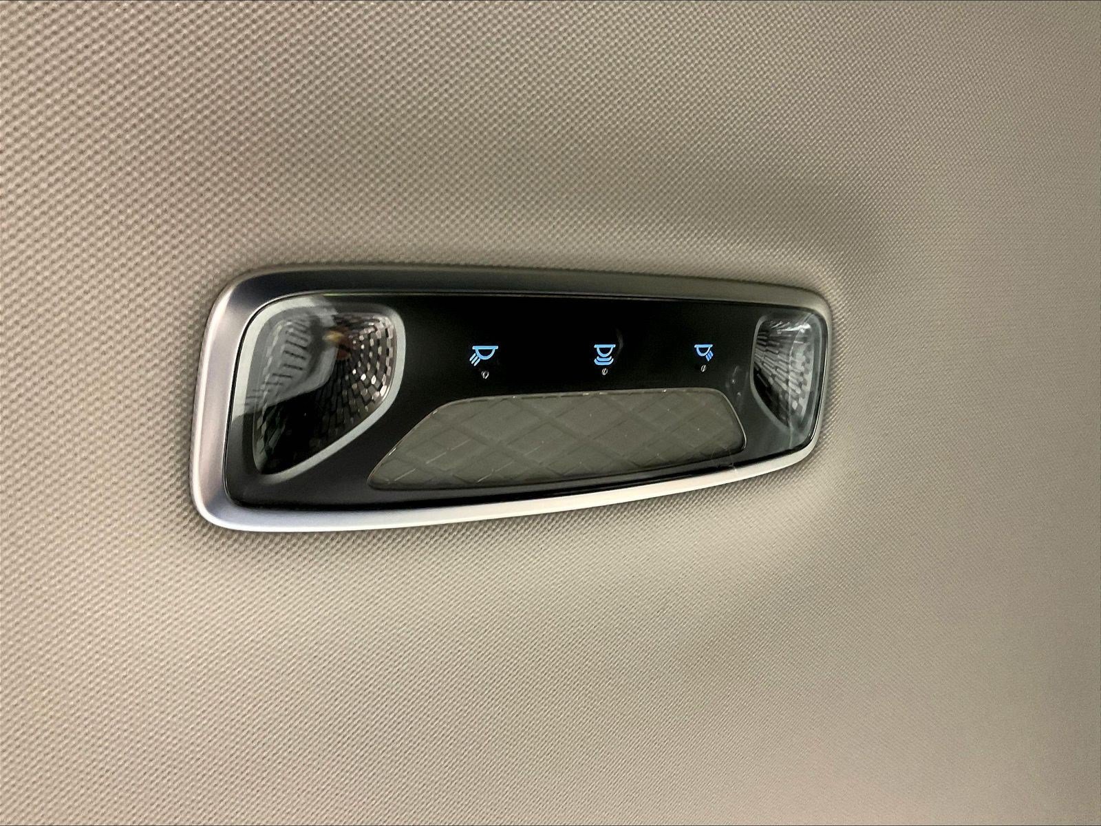 Used 2025 Genesis GV80 2.5T AWD/4WD image 37