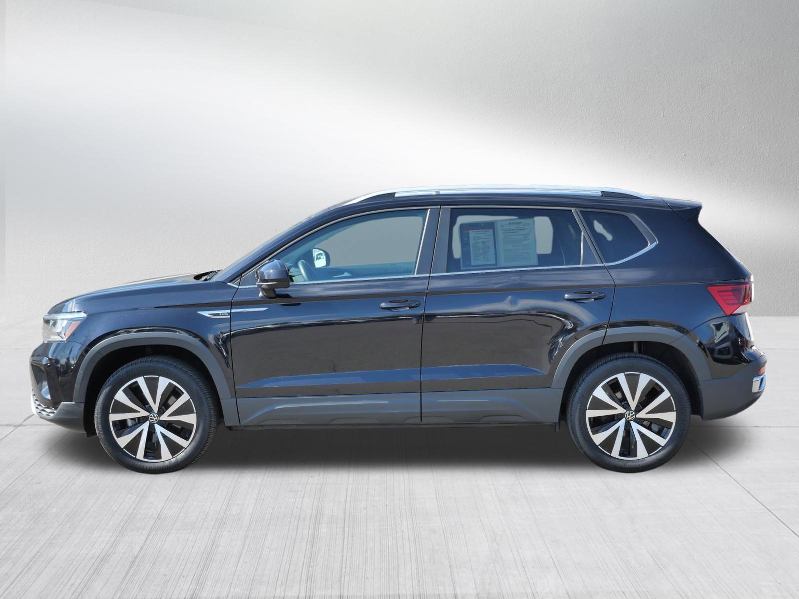 Certified 2022 Volkswagen Taos SE AWD/4WD image 4