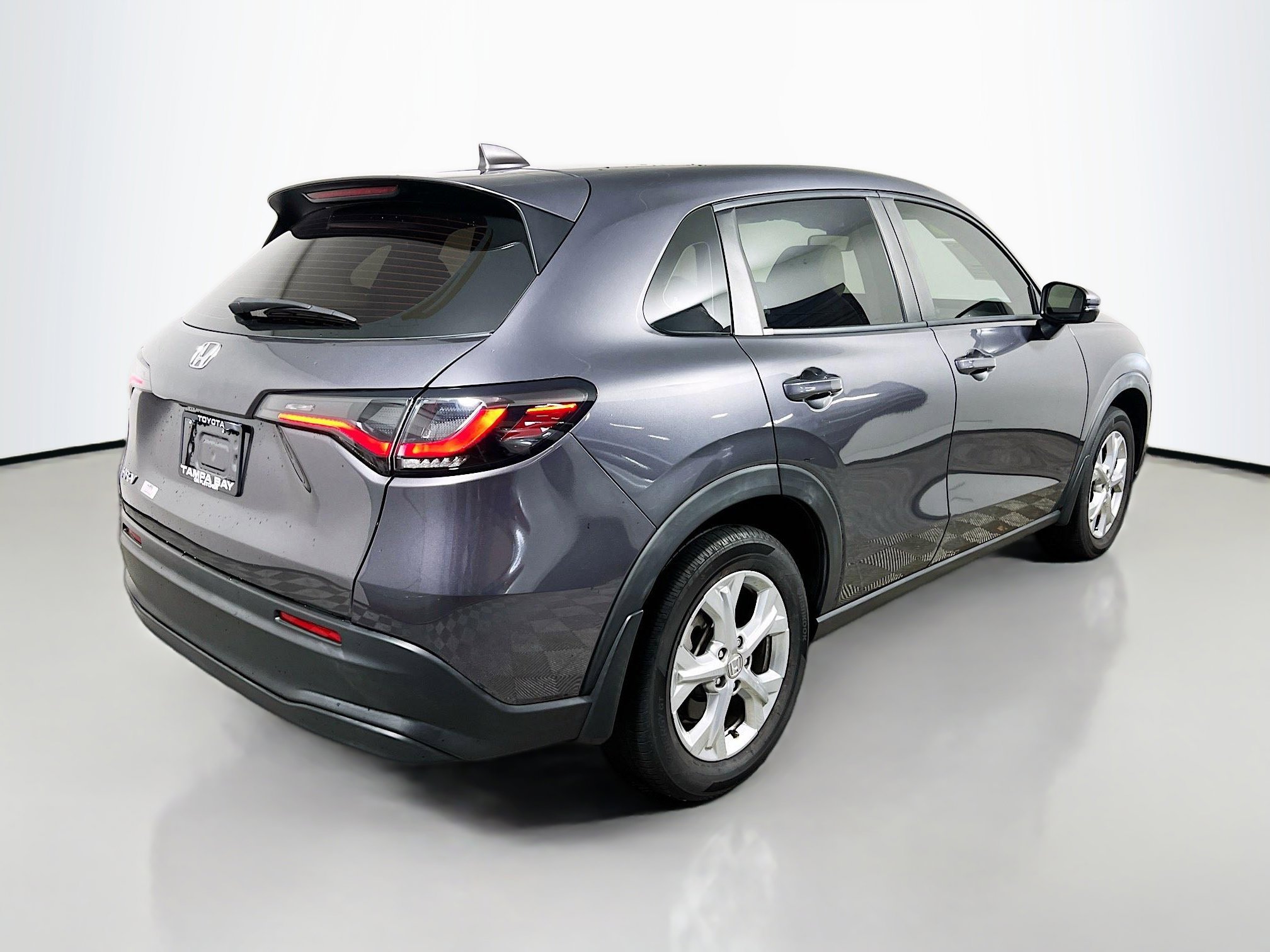 Used 2023 Honda HR-V LX image 4