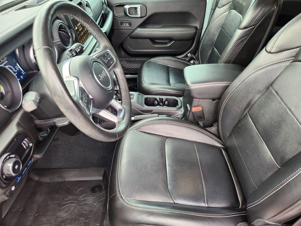 Used 2023 Jeep Wrangler Unlimited Sahara w/ Cold Weather Group AWD/4WD image 4