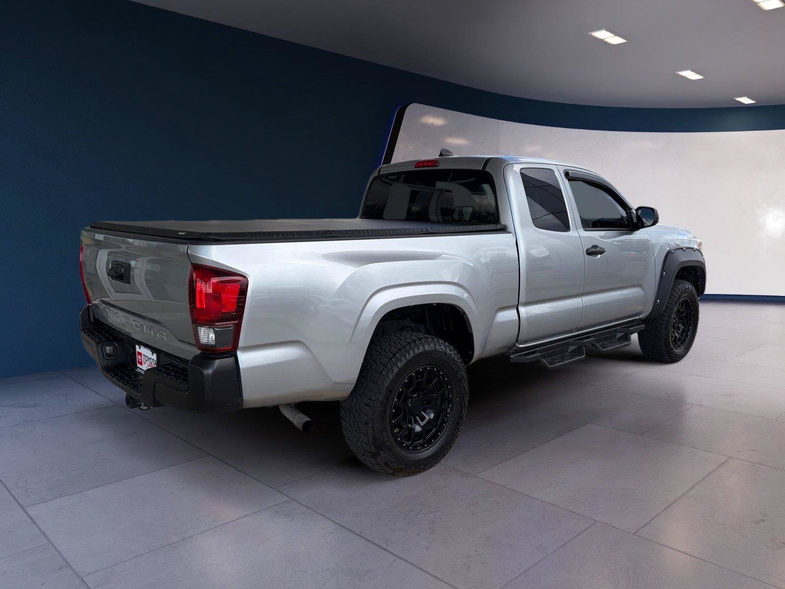 Used 2023 Toyota Tacoma SR RWD image 5