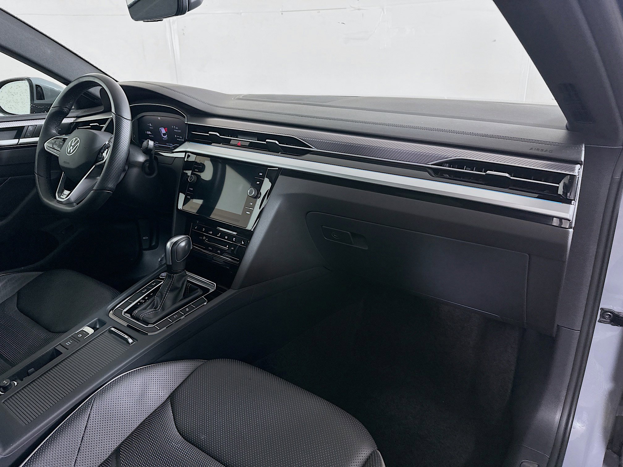 Used 2023 Volkswagen Arteon SEL Premium AWD/4WD image 29