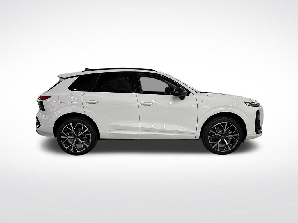 New 2026 Audi Q3 quattro 2.0T AWD/4WD image 6