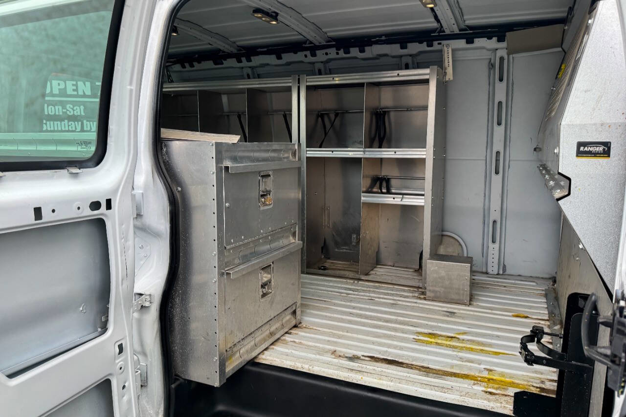 Used 2017 Chevrolet Express 2500 image 14