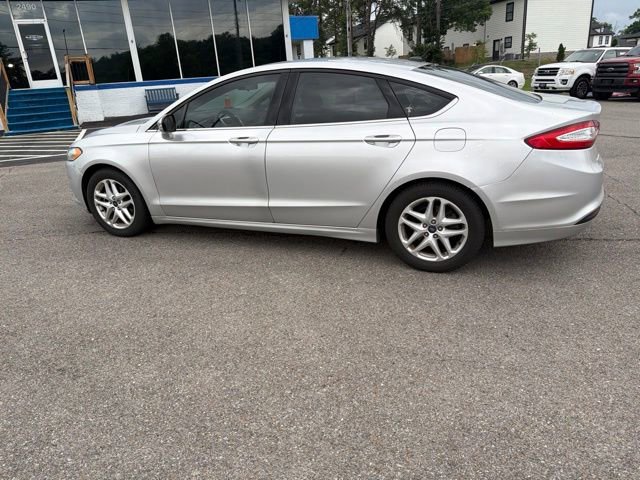 Used 2016 Ford Fusion SE FWD image 19