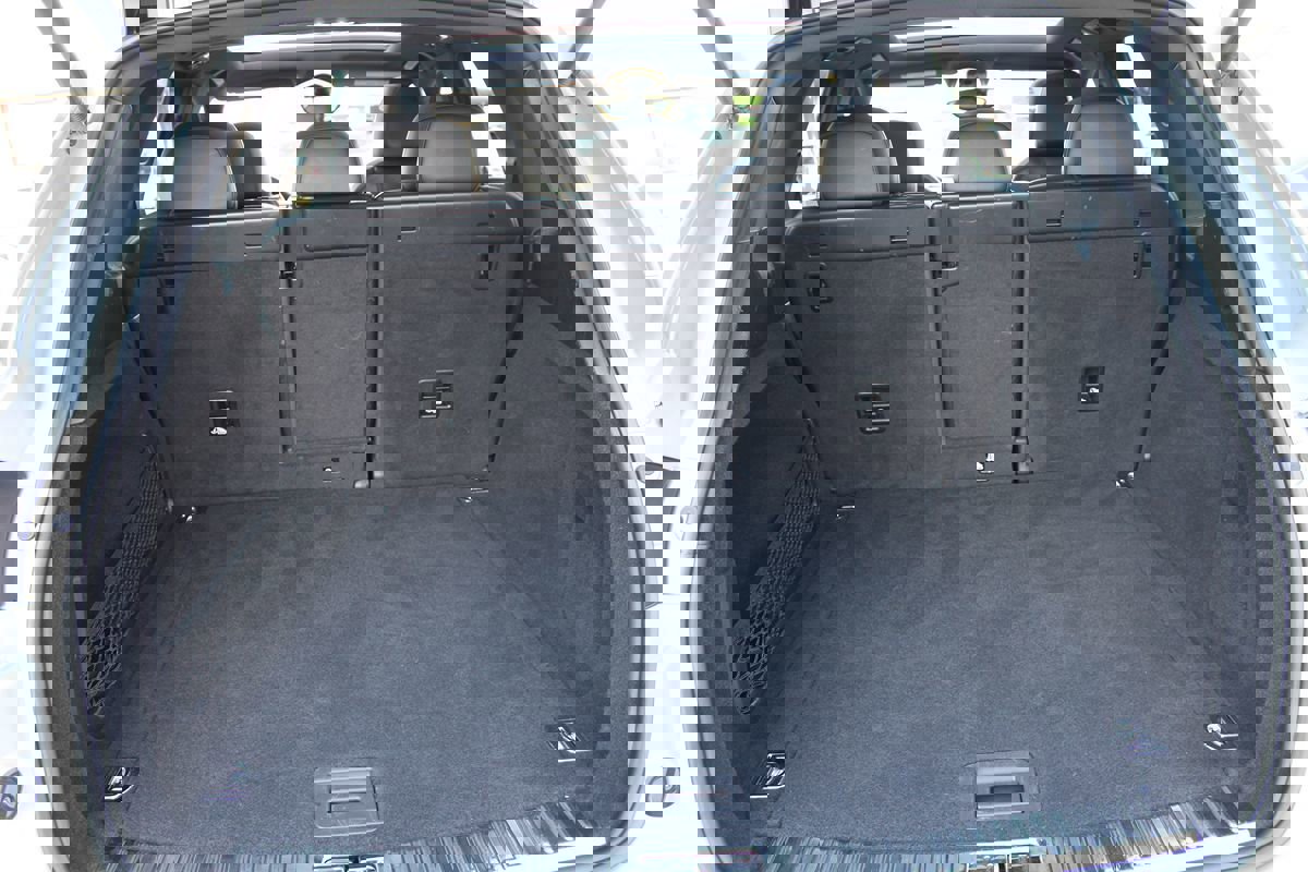 Used 2018 Porsche Cayenne Platinum Edition image 35