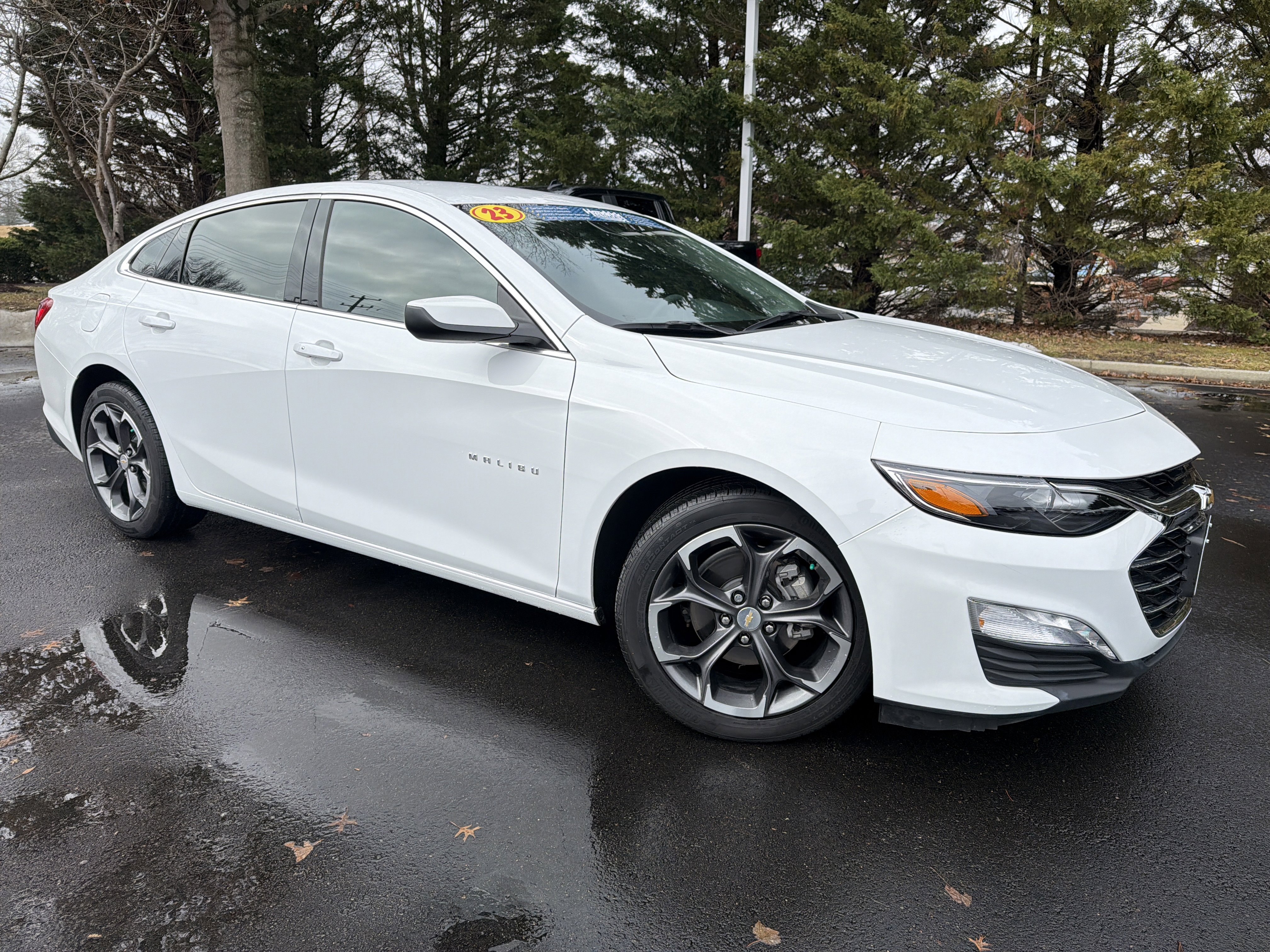 Used 2023 Chevrolet Malibu LT image 2