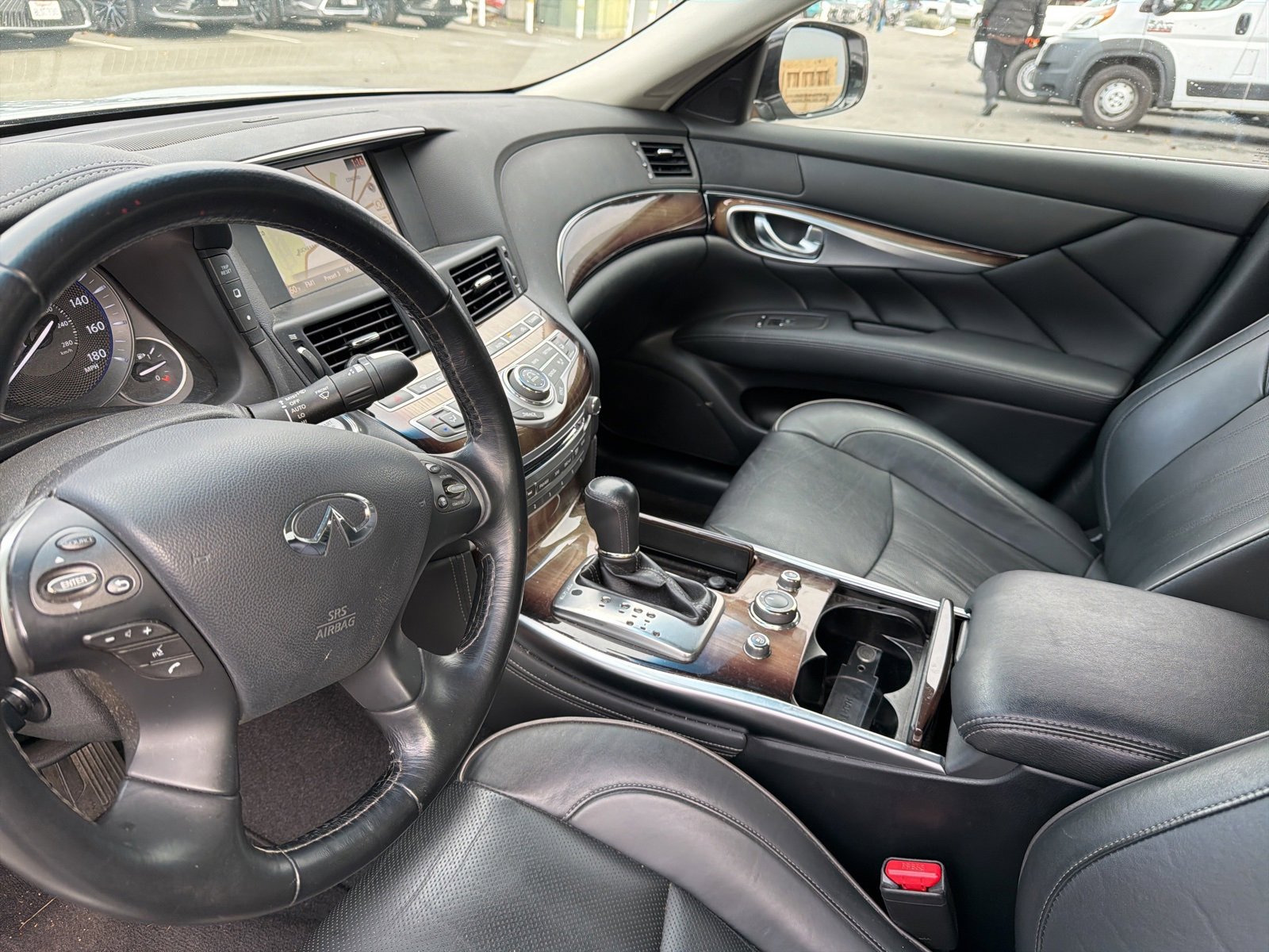 Used 2017 INFINITI Q70 L 3.7 w/ Deluxe Touring Package image 10