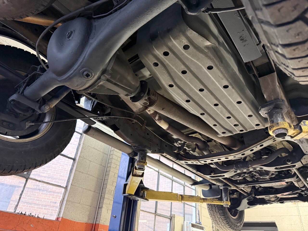 Used 2002 Nissan Frontier SE image 49