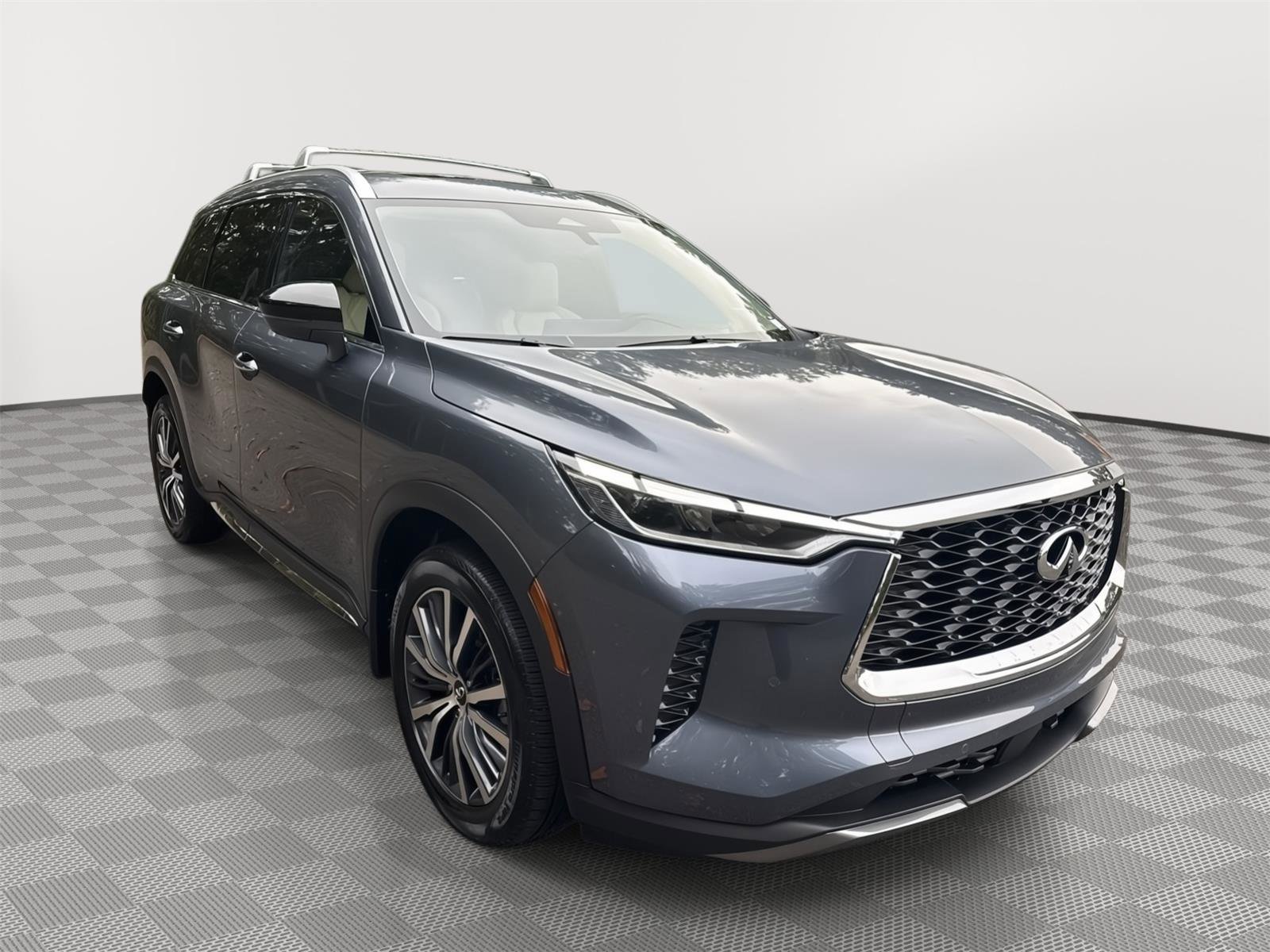 Used 2025 INFINITI QX60 Sensory w/ Vision Package image 4