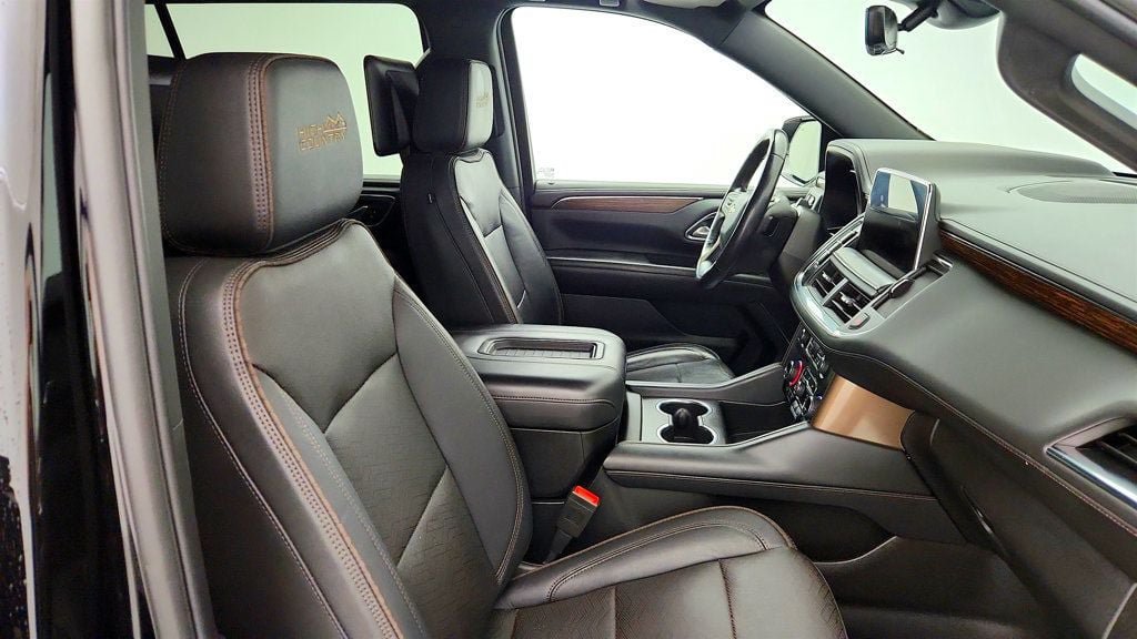 Used 2023 Chevrolet Suburban High Country w/ Advanced Technology Package AWD/4WD image 25