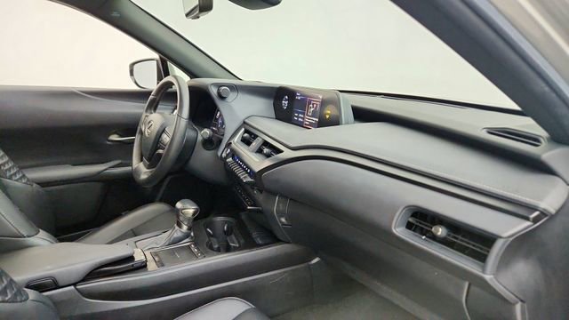 Used 2019 Lexus UX 200 FWD image 20