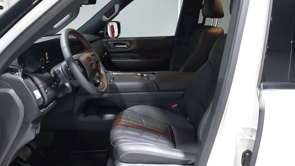 Used 2025 Nissan Armada PRO-4X image 19