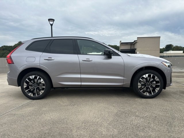 New 2026 Volvo XC60 B5 Plus w/ Climate Package image 8