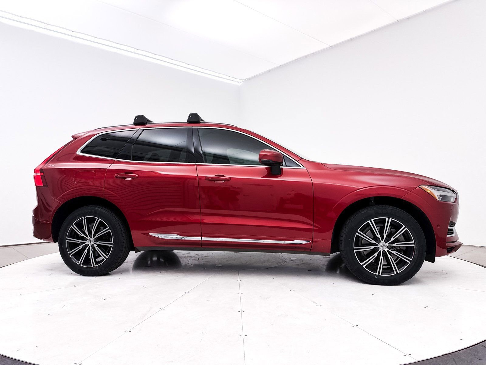 Used 2019 Volvo XC60 T8 Inscription w/ Advanced Package image 37