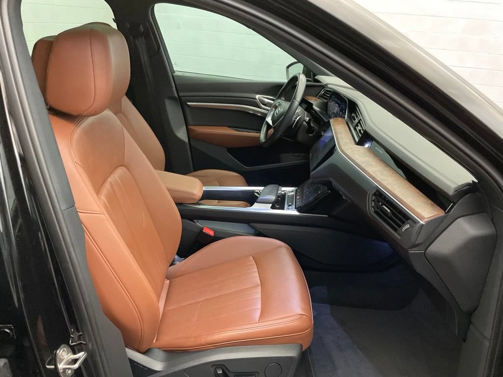 Used 2022 Audi e-tron Premium AWD/4WD image 23
