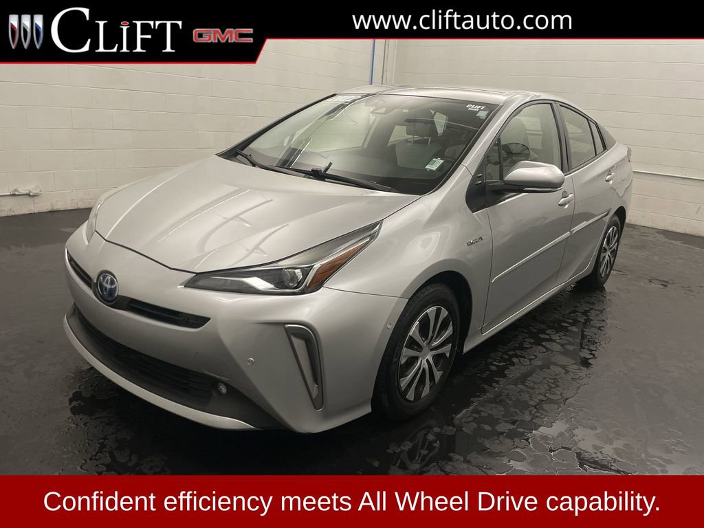 Used 2022 Toyota Prius XLE image 1