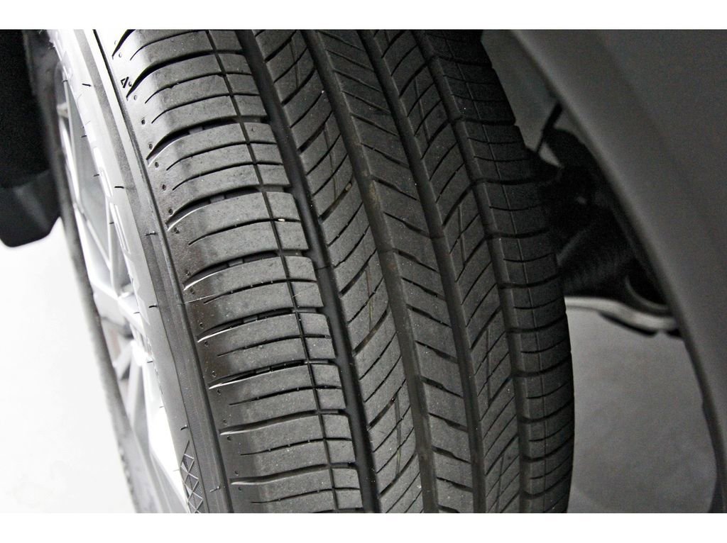 Certified 2024 Nissan Rogue S image 30