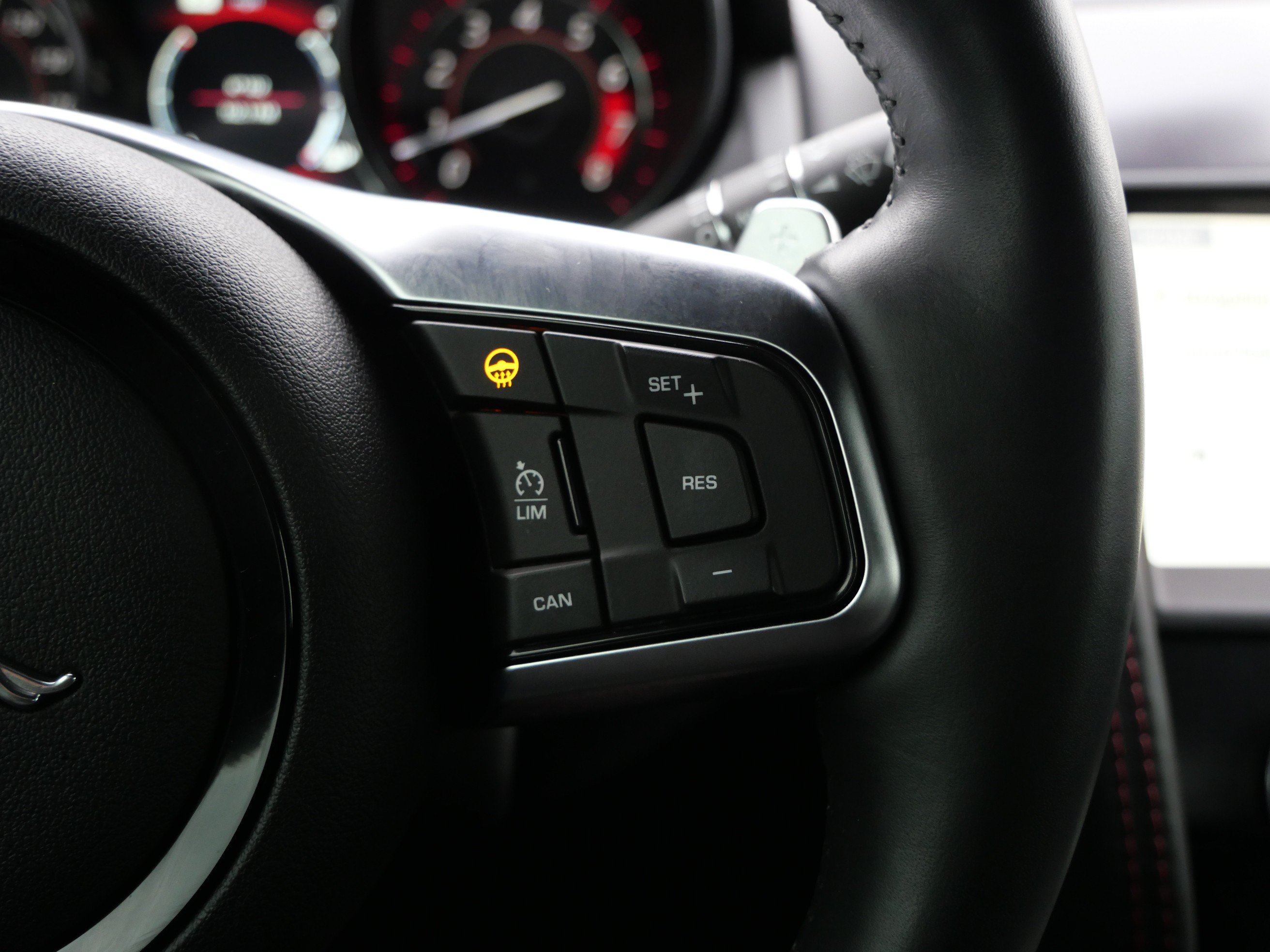Used 2020 Jaguar F-TYPE Convertible RWD image 21