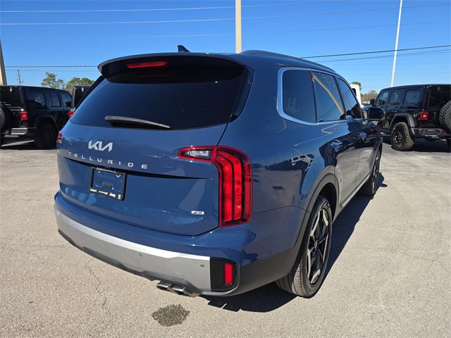 Used 2024 Kia Telluride S w/ S Sunroof Package image 4