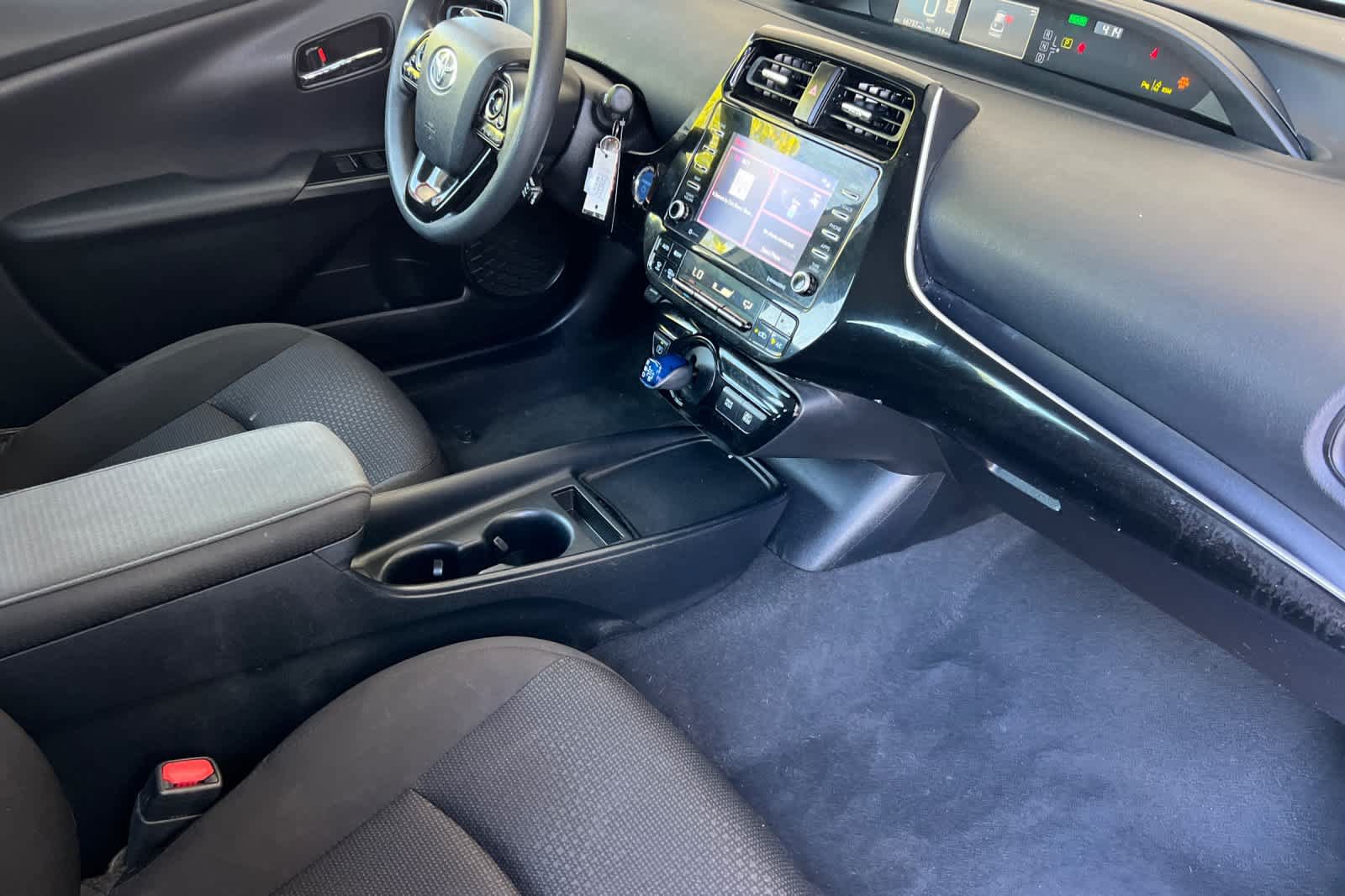 Used 2021 Toyota Prius LE FWD image 16