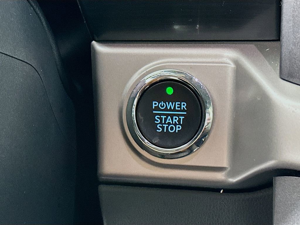 Used 2023 Ford F150 Lightning XLT image 19