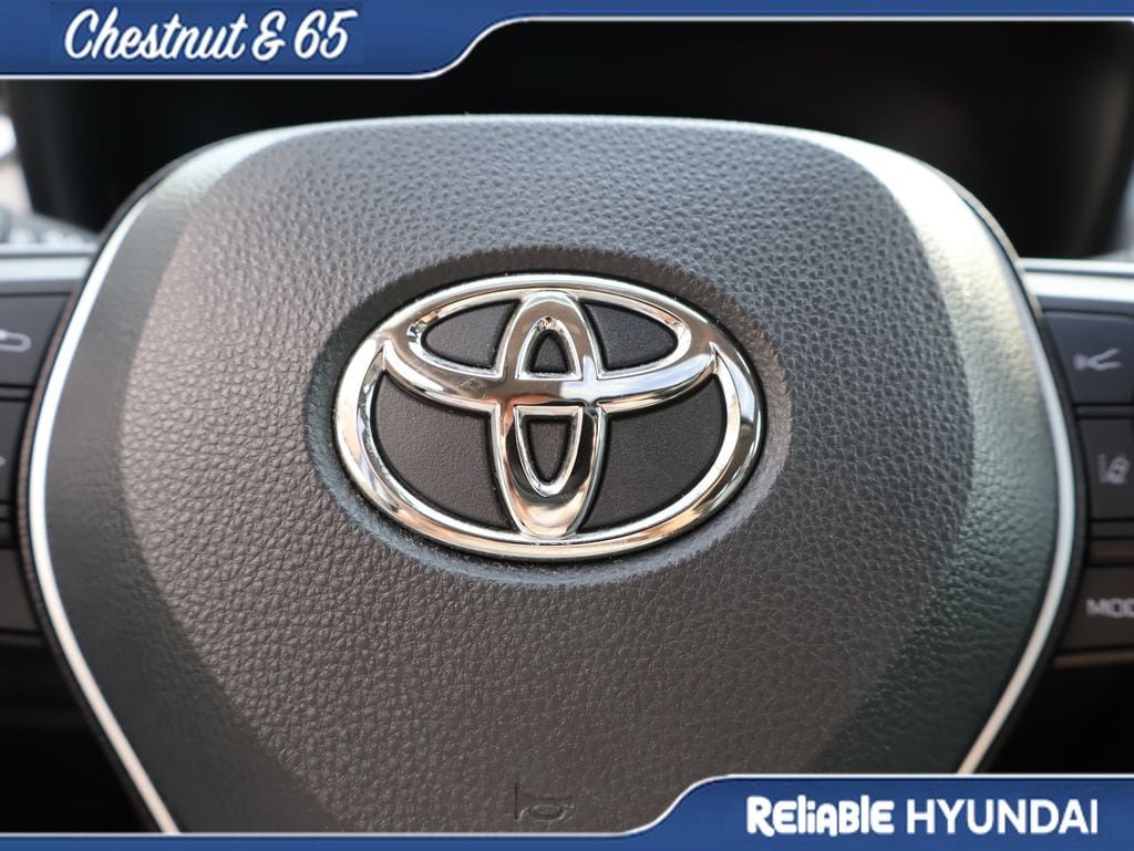 Used 2022 Toyota RAV4 XLE Premium AWD/4WD image 28