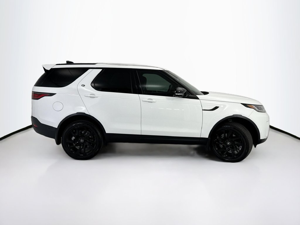Used 2025 Land Rover Discovery S AWD/4WD image 4