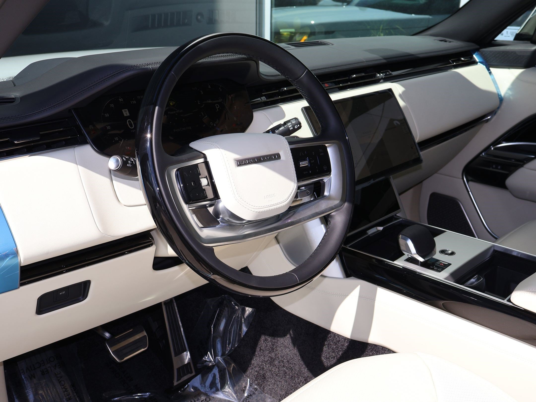 New 2026 Land Rover Range Rover Autobiography AWD/4WD image 16