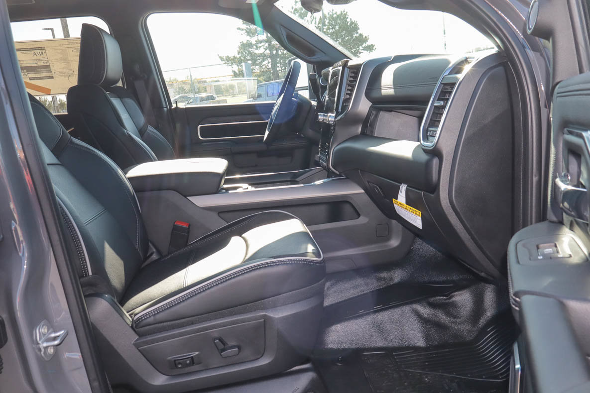 New 2027 RAM 3500 Big Horn AWD/4WD image 27
