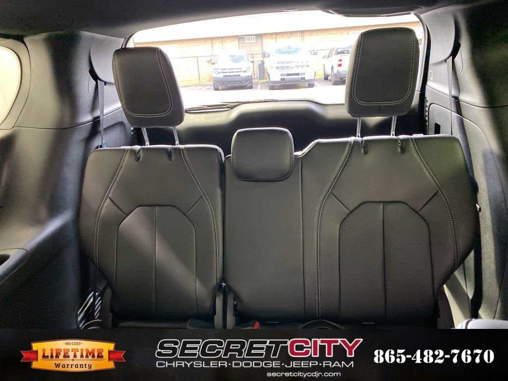New 2026 Chrysler Pacifica Select w/ S Appearance Package image 33