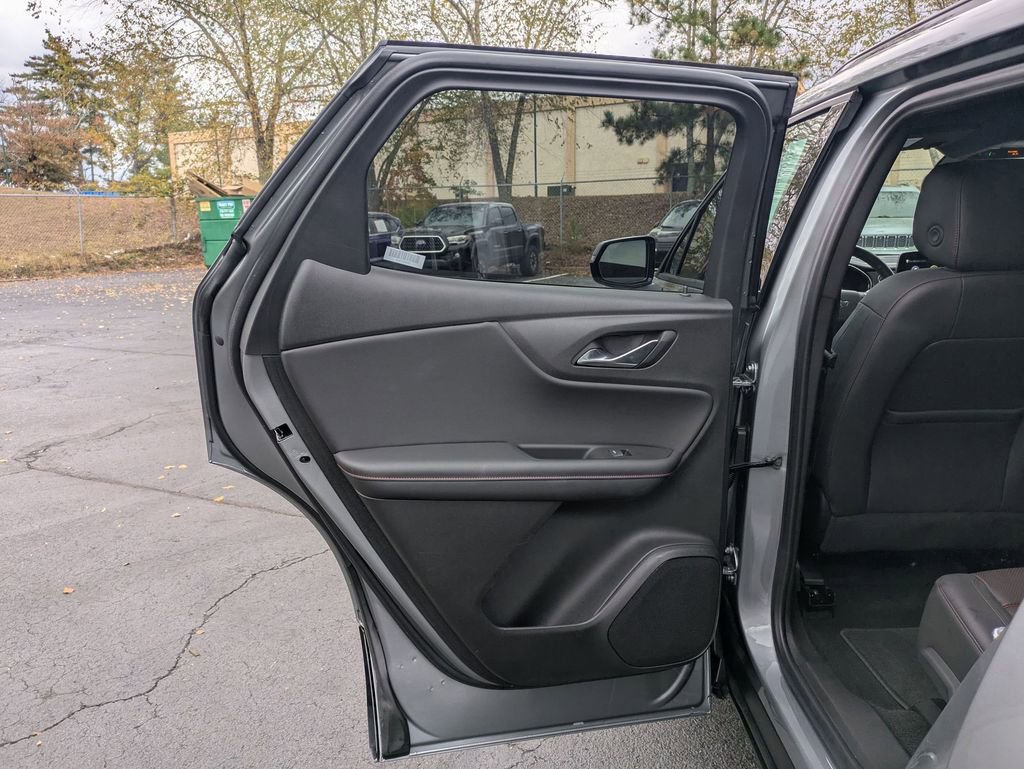 Used 2025 Chevrolet Blazer RS image 24