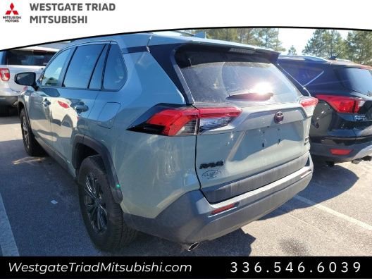 Used 2022 Toyota RAV4 XLE Premium image 6