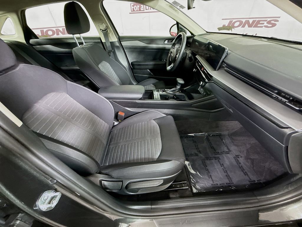 Used 2025 Kia K5 LXS FWD image 30