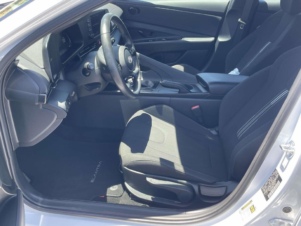 Used 2025 Hyundai Elantra Sport FWD image 14