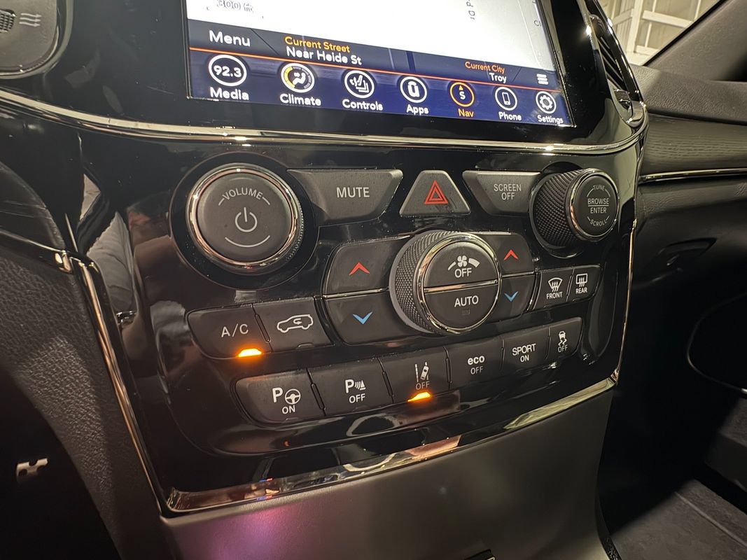 Used 2020 Jeep Grand Cherokee High Altitude AWD/4WD image 27