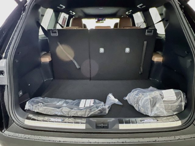 New 2026 Toyota Grand Highlander AWD Hybrid image 31