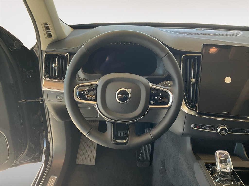 New 2026 Volvo XC90 B6 Plus w/ Protection Package Premier image 12