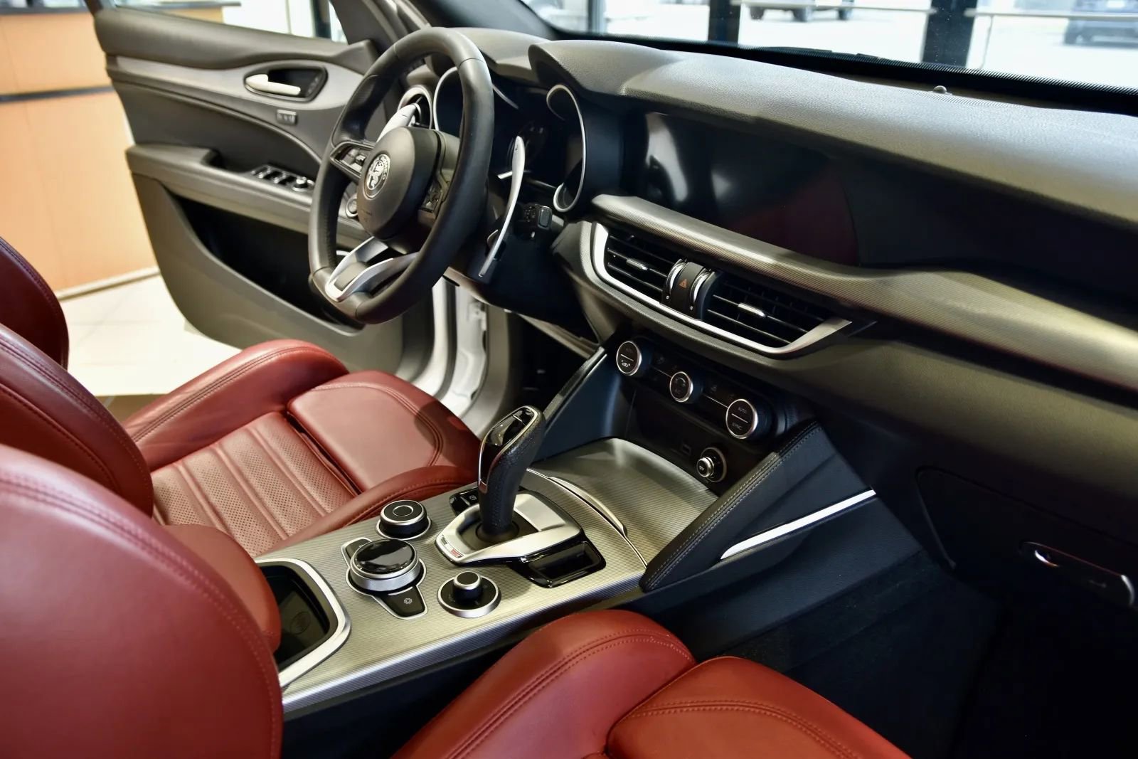 Used 2022 Alfa Romeo Stelvio Veloce image 25