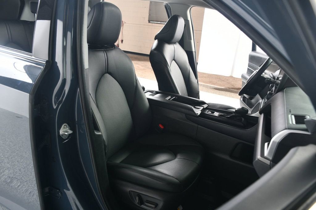 Used 2024 Toyota Grand Highlander AWD Hybrid image 31