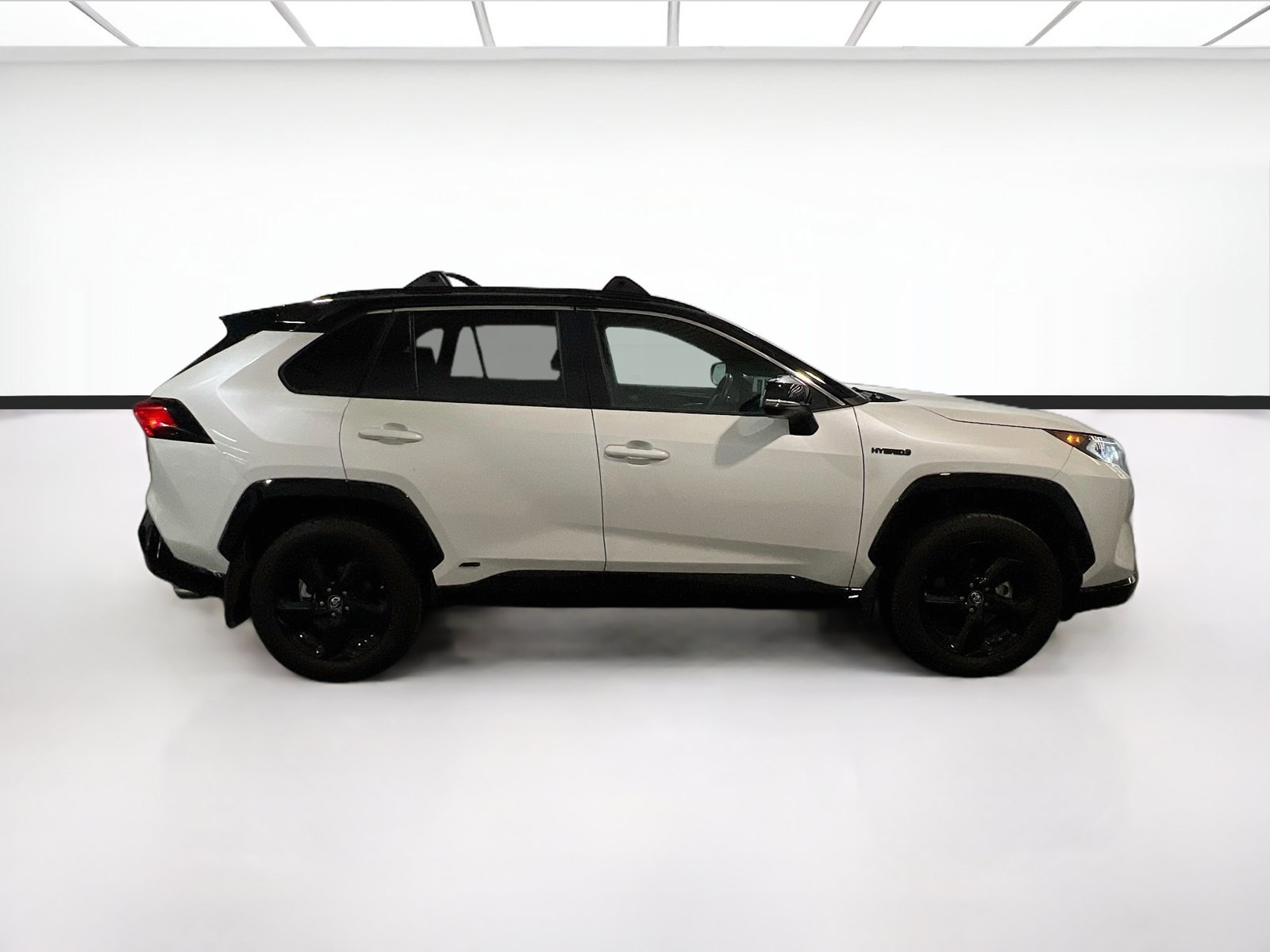 Used 2019 Toyota RAV4 XSE w/ XSE Weather Package AWD/4WD image 24