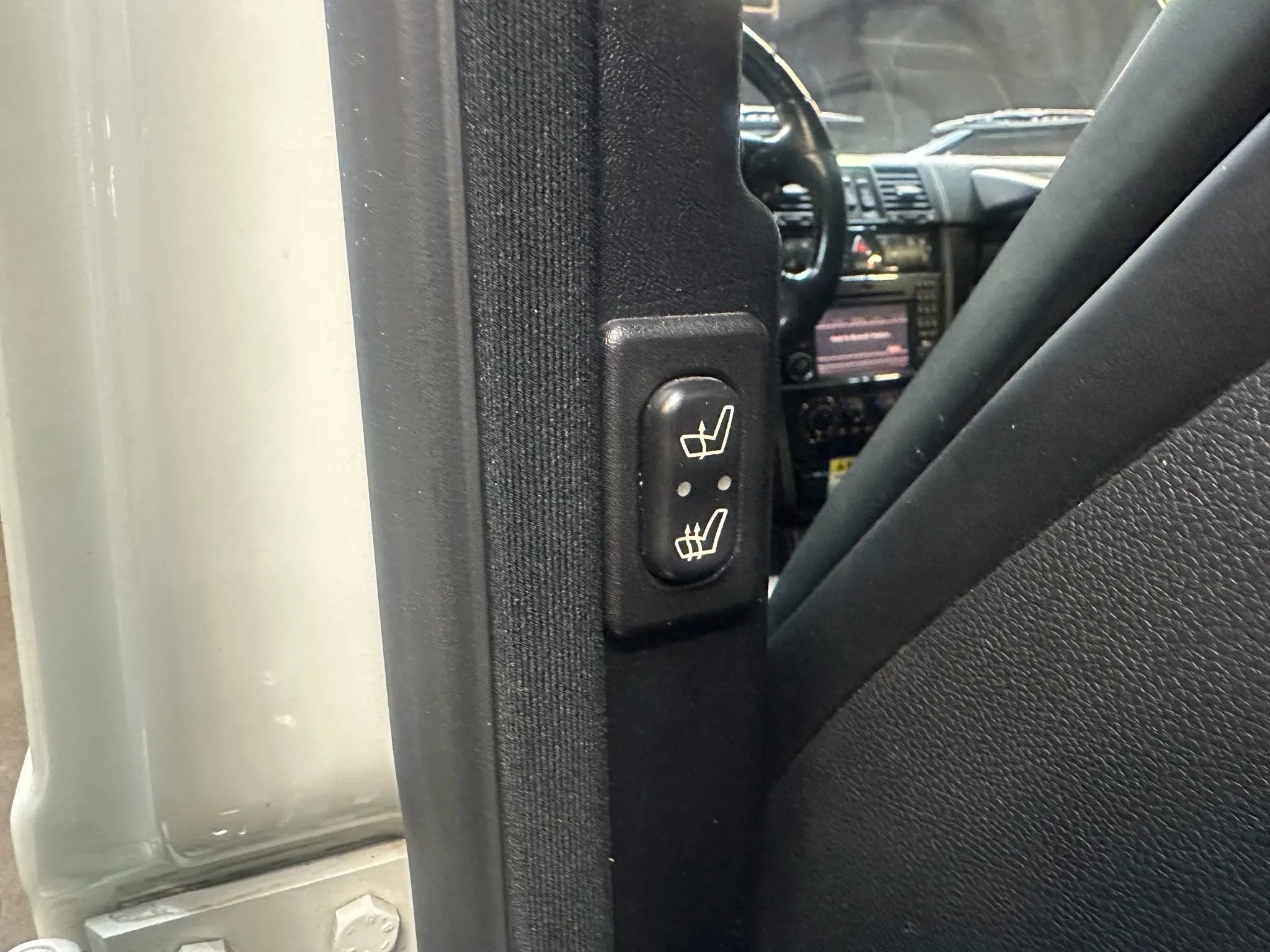 Used 2012 Mercedes-Benz G 550 image 22