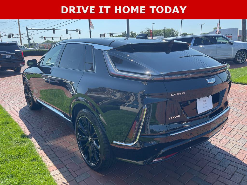 Used 2024 Cadillac Lyriq Luxury AWD/4WD image 10
