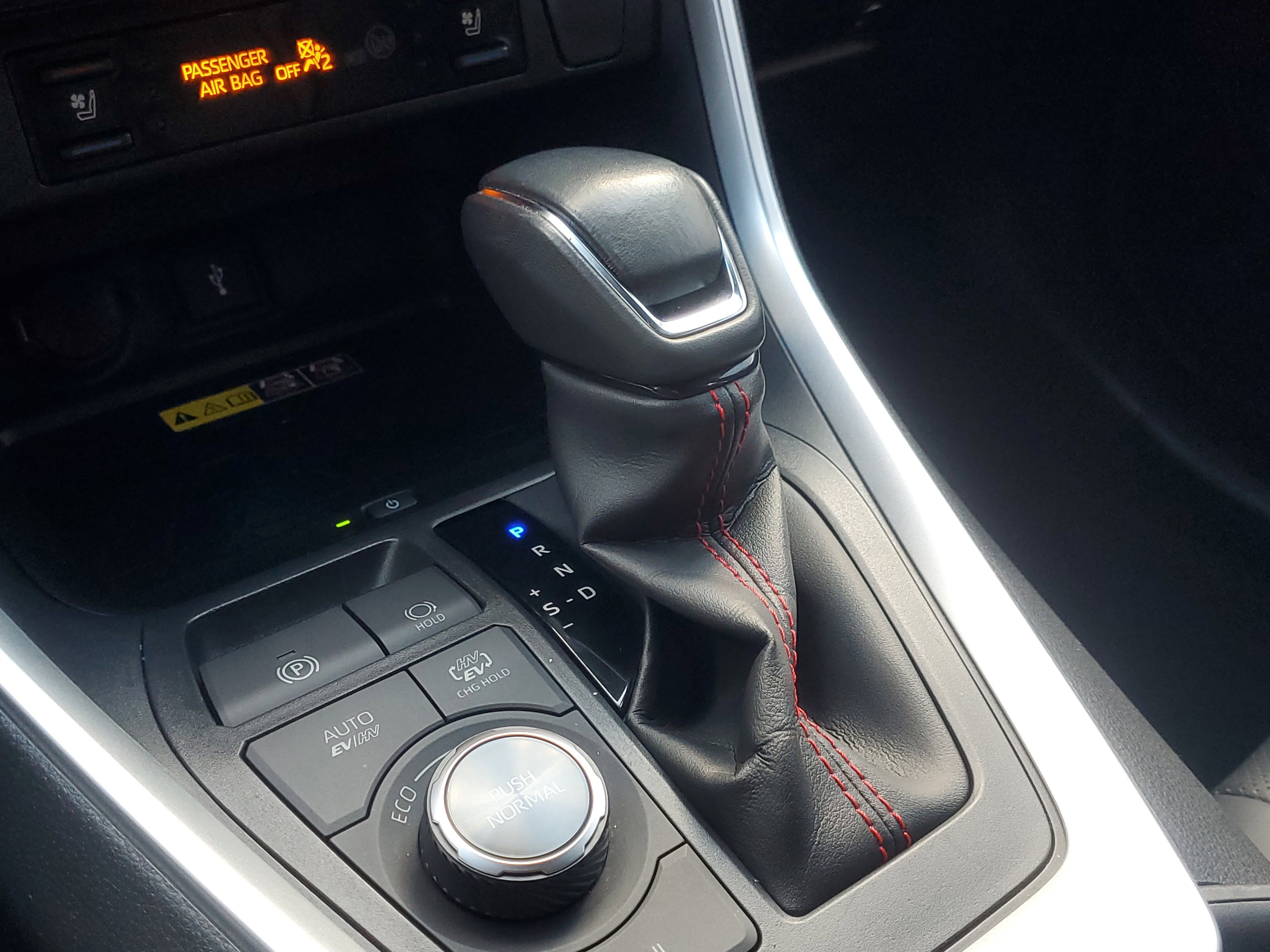 Used 2022 Toyota RAV4 XSE image 32