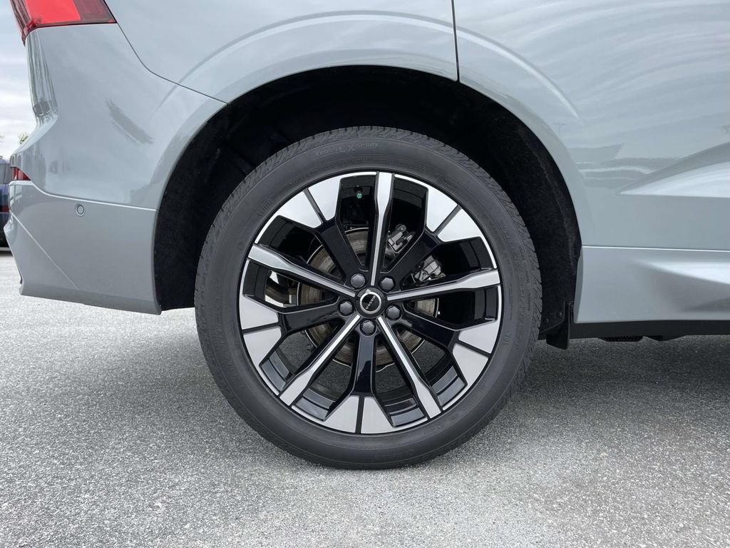 New 2026 Volvo XC60 B5 Plus w/ Protection Package Premier AWD/4WD image 33