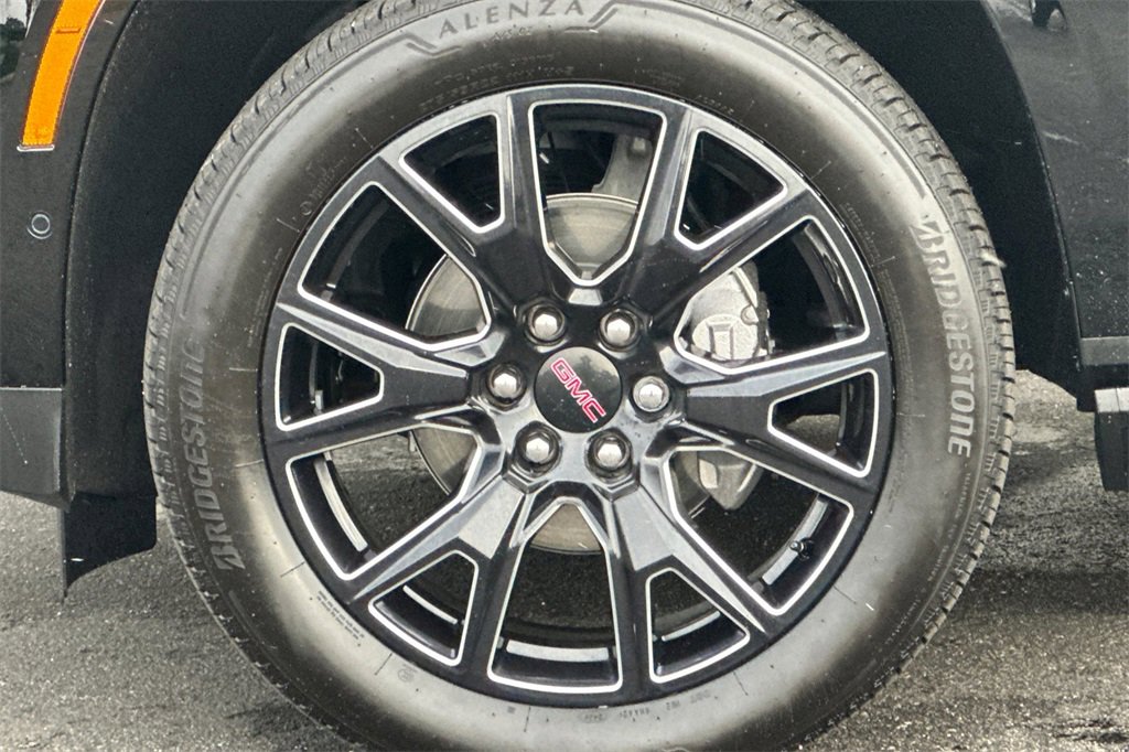 Used 2025 GMC Yukon XL Denali w/ Denali Reserve Package image 30