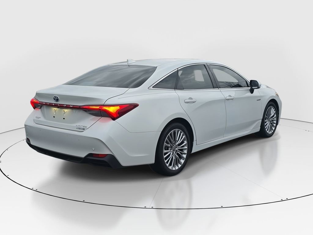 Used 2020 Toyota Avalon Limited image 5