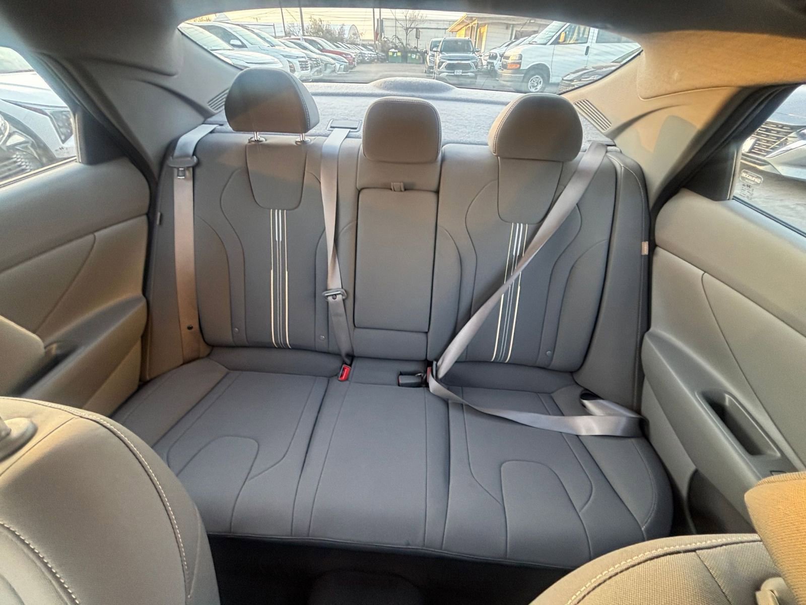 Used 2025 Hyundai Elantra SEL image 41